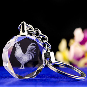 Cầu Nhỏ Bán Buôn Tùy Chỉnh Nhỏ Octagon 3D Laser Khắc Thủy Tinh Chất Lượng Cao Pha Lê Keychain Với Giá Nhà Máy - Product Image 1