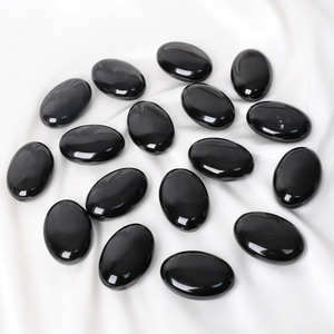 Pierre de paume ovale polie en obsidienne noire, gemme énergétique, pour le Feng Shui (vente en gros) - Product Image 1