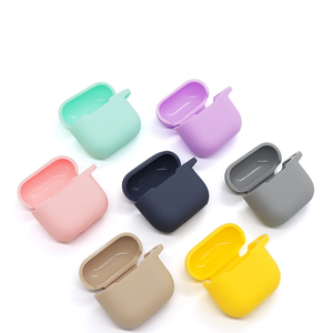 Custodia protettiva in Silicone <span class=keywords><strong>4</strong></span> AirPods ispessita con gancio a molla custodia protettiva in Silicone Anti-goccia per Airpods di quarta generazione 2024 - Product Image 3