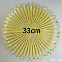 Assiette de présentation en verre cannelé multicolore jaune, sous-assiette peinte par pulvérisation pour les mariages, les hôtels et les entreprises de location d'événements