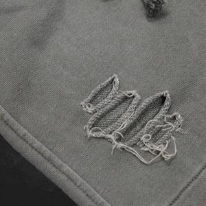 Shorts vintage délavés au soleil pour homme en molleton 100 % coton épais avec logo personnalisé et ourlet brut brodé - Product Image 3