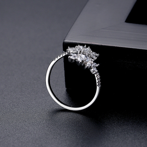 Bague Fleur en Zircon Cubique Réglable LUOTEEMI pour Femme, Style Coréen Turc, Tendance Années 90 - Product Image 6