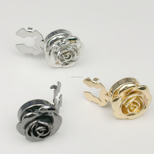 Tùy chỉnh sang trọng dễ thương Pocket Rose phiên bản Phụ Nữ Khuy măng sét cá nhân 3 màu sắc Áo sơ mi nút trang trí Bìa phụ kiện OEM - Product Image 2