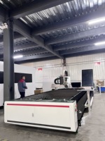 Machine de découpe laser à fibre JQLaser 3015 1530 1500w 2000w 3000w pour l'acier au carbone et l'acier inoxydable