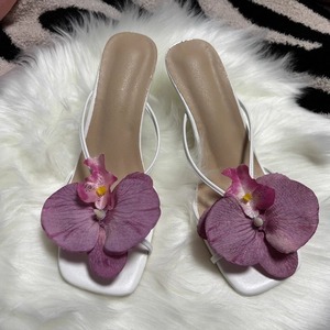 Sandales de luxe à talons hauts style papillon orchidée, sandales tendance avec motif floral pour la plage - Product Image 4