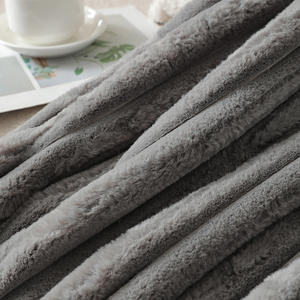 Venta al por mayor dibujo de pelo de conejo en Stock tela de felpa cómodo suave clásico de punto de urdimbre para niños impreso 75d recuento de hilos - Product Image 6