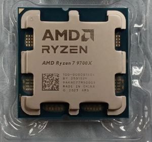 CPU 7 9700X de 8 Núcleos y 3.8GHz, Socket AM5, Usado, Rendimiento de 3.8 GHz que Aumenta la Productividad y el Rendimiento en Juegos. CPU de 8 Núcleos - Product Image 1