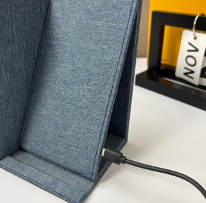 Lg8188 Handmade Da Máy Tính Để Bàn Tổ Chức Bán Buôn Biểu Tượng Tùy Chỉnh 10W/15W Không Dây Sạc Đứng Văn Phòng Chủ Bút - Product Image 5