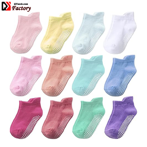 Directamente de fábrica personalizado niños antideslizante bebé agarre <span class=keywords><strong>calcetines</strong></span> trampolín <span class=keywords><strong>calcetines</strong></span> para niños bebé <span class=keywords><strong>calcetines</strong></span> cómodos - Product Image 1