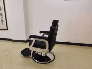 Fauteuil de barbier de luxe en acier inoxydable avec base en titane noir et pompe géante, dossier inversé, pour salon de coiffure - Product Image 6