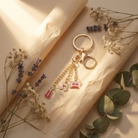 Porte-clés Guitare Musicale Vintage avec Breloque Cassette et Pendentif Note en Émail Doré, Accessoire Cadeau Instrument de Musique pour Sac, Anneau de Clés