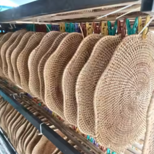 Cargadores de mesa de mimbre redondos hechos a mano y manteles individuales estilo flor plato de ratán hecho en Vietnam producto artesanal al por mayor - Product Image 3