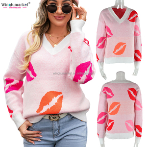 Maglione da <span class=keywords><strong>Donna</strong></span> Oversize con Stampa Labbra di San Valentino, Intarsio Jacquard, Spalle Cadenti, Scollo a V, Girocollo, Vestibilità Ampia e Confortevole - Product Image 3