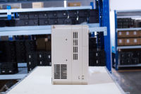 Variateur de fréquence (VFD) haute efficacité et résistant aux surcharges 132 kW 380 V monophasé/triphasé, certifié CE pour moteurs industriels lourds