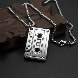 Collier <span class=keywords><strong>Cassette</strong></span> Vintage Étanche en Acier Inoxydable Plaqué Or 18 carats, Pendentif Musical, Bijoux de Mode Raffinés pour Hommes, Vente en Gros - Product Image 2