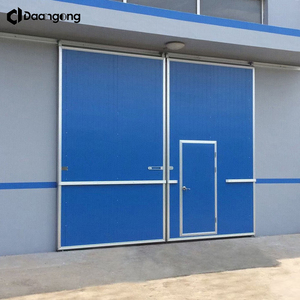 <span class=keywords><strong>Porte</strong></span> <span class=keywords><strong>coulissante</strong></span> métallique de style grange avec rail en acier pour cloisonnement d'entrepôt et enclos de machines - Product Image 1