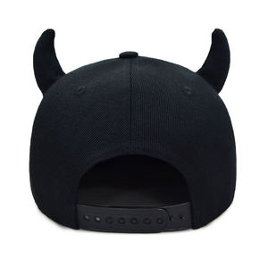 Casquette de baseball tendance avec protection pour les oreilles, motif cornes de diable, broderie main, style homme et femme - Product Image 6