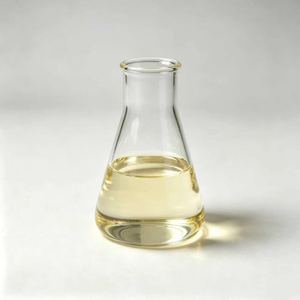 Oleato de Etilo 99% CAS 111-62-6 Grado Cosmético Emoliente Líquido para el Cuidado de la Piel y Formulación de Cuidado Personal - Product Image 3