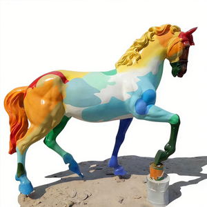 Grande Scultura Personalizzata di Cavallo da Corsa in Fibra di Vetro e Resina, a Grandezza Naturale, Rossa e Verde, Prodotta in Cina - Product Image 4