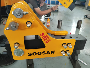 SOOSAN SB20 หัวเจาะไฮดรอลิกแบบติดข้าง ผลิตภัณฑ์ตัวเครื่องหลัก จัดส่งตรงจากโรงงาน รับประกันหนึ่งปี คุณสมบัติมาตรฐานครบถ้วน - Product Image 4