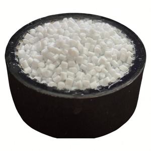 Pellets blancos de plástico de ingeniería PET de alto brillo Grado de película para embalaje de fibras Arquitectura acústica electrónica eléctrica - Product Image 1