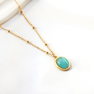 Collar con Colgante de Piedra Natural Azul Verde Francesa Vintage, en Oro de 18K y Acero Inoxidable, Resistente al Agua, Venta al Por Mayor - Product Image 4
