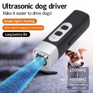 Répulsif à ultrasons portable pour chiens, dispositif d'entraînement anti-aboiement pour le contrôle des aboiements des animaux de compagnie en extérieur - Product Image 1