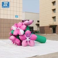Modèle d'arbre à fleurs gonflable géant rose personnalisé pour la décoration de parcs, de scènes, de marchés et d'événements en plein air
