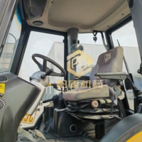 Chargeuse-pelleteuse JCB 3CX/4CX d'occasion avec moteur Perkins de 7 tonnes et 55 kW d'Puissance, en bon état