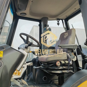 รถขุดตักดิน JCB 3CX/4CX มือสองแท้ พร้อมเครื่องยนต์เพอร์กินส์ 7 ตัน และกำลังไฟ 55 กิโลวัตต์ ใช้งานได้ พร้อมใช้งาน สภาพดี - Product Image 4