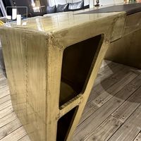 Mobilier de bureau design créatif aile d'aviateur avec cadre en aluminium table de bureau pour avion d'aviation doré