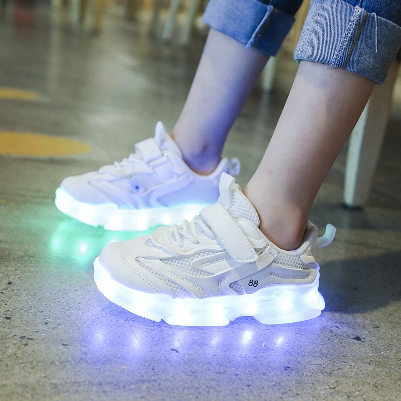 Supermax 2021 Fashion Kids Sport Shoes For Girls LED Luminous Sole Sneakers Students Mesh Children Casual Chaussure