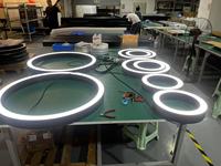 Profilé LED circulaire suspendu en aluminium personnalisable pour éclairage d'intérieur avec fonction de gradation