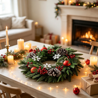 Fabrik-Großhandel Künstlicher Weihnachtskranz mit Tannenzapfen, Roten Beeren und Schneeflocken für Haustür-Dekoration und Festliche Heimwandgestaltung