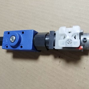 Reductor R900928873 DRE6-1X/210MG24K4M para Equipos Industriales - Product Image 4