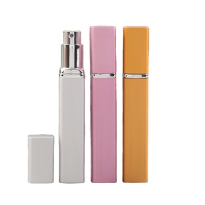Atomiseur de parfum moderne en aluminium de 12ml Cylindre carré Bouteilles en verre de voyage Capuchon couronne <span class=keywords><strong>Diffuseur</strong></span> PP rechargeable <span class=keywords><strong>pour</strong></span> transporter votre - Product Image 1