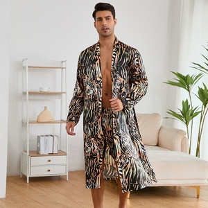 Ensemble de peignoirs en satin de soie à imprimé <span class=keywords><strong>animal</strong></span> pour <span class=keywords><strong>homme</strong></span>, pyjamas en soie glacée tendance, vêtements de maison - Product Image 3