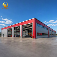 Bâtiment d'usine préfabriqué en acier, atelier industriel, structure métallique à grande portée et à multiples portes pour la fabrication