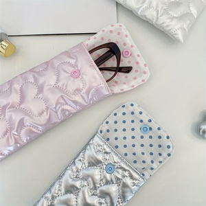 Étui à lunettes matelassé en satin avec <span class=keywords><strong>broderie</strong></span> cœur, étui de protection pour lunettes avec faible MOQ pour les voyages, pochette à lunettes d'été - Product Image 5
