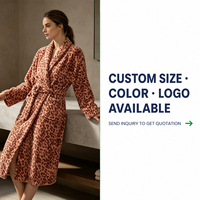 Peignoir personnalisé avec logo, en flanelle de polyester orange, durable, pour la vente au détail et les centres de villégiature, taille unique, longueur mollet.