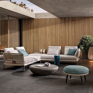 Set di Divani da Esterno Moderni in Teak e Rattan, Stile Minimalista Italiano, Personalizzabili con Cuscini Morbidi per Patio, Balcone, Giardino, Cortile - Uso Alberghiero - Product Image 2