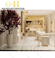 Conception d'intérieur de boutique de parfums sur mesure, présentoirs de parfums, solutions de décoration de vente au détail, idées de design de showroom pour magasins de parfums