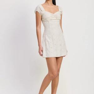 Robe d'été florale en dentelle pour femme, design personnalisé, taille naturelle, élégante, vintage, mini-robe froncée - Product Image 2