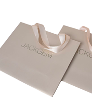 Sac réutilisable de luxe en papier recyclé imprimé avec logo personnalisé, poignée longue pour vêtements, aliments, promotion, shopping et emballage