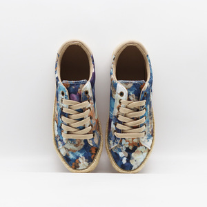 Baskets basses en toile à imprimé floral avec semelle en espadrille tressée en jute, à lacets - Chaussures décontractées d'été bohèmes pour femmes - Product Image 5