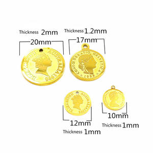 Pendentif pièce commémorative <span class=keywords><strong>Elizabeth</strong></span> <span class=keywords><strong>II</strong></span> Collier à breloques commémoratives en or pour la fête des mères Bijoux de collection - Product Image 3