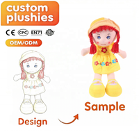 Poupée en tissu personnalisée pour fille avec chapeau, cheveux tressés, peluche douce, jouet en tissu rembourré, OEM ODM, logo personnalisé, jouet pour enfants, cadeau d'anniversaire, vente en gros