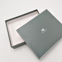 Boîte en papier rigide personnalisée avec doublure en feuille d'or, fermeture magnétique, poignée - Emballage de haute qualité pour bijoux et mode, prix négociable