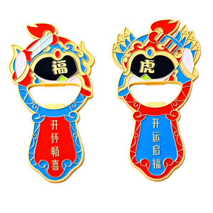 Ouvre-bouteille magnétique en alliage de zinc personnalisé, moderne, en forme de dessin animé 3D, émail souple, durable, avec un design amusant - Product Image 5