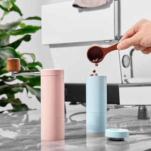 เครื่องบดกาแฟแบบมือหมุน Good Match แกนสแตนเลส พกพาสะดวก ใช้ในบ้าน สีฟ้า - Product Image 1